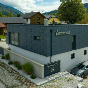 Innocente Dachdeckerei und Spenglerei: Buero und Wohnhaus Gruenau