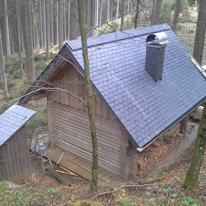 Innocente Dachdeckerei und Spenglerei: Jagdhütte Grünau